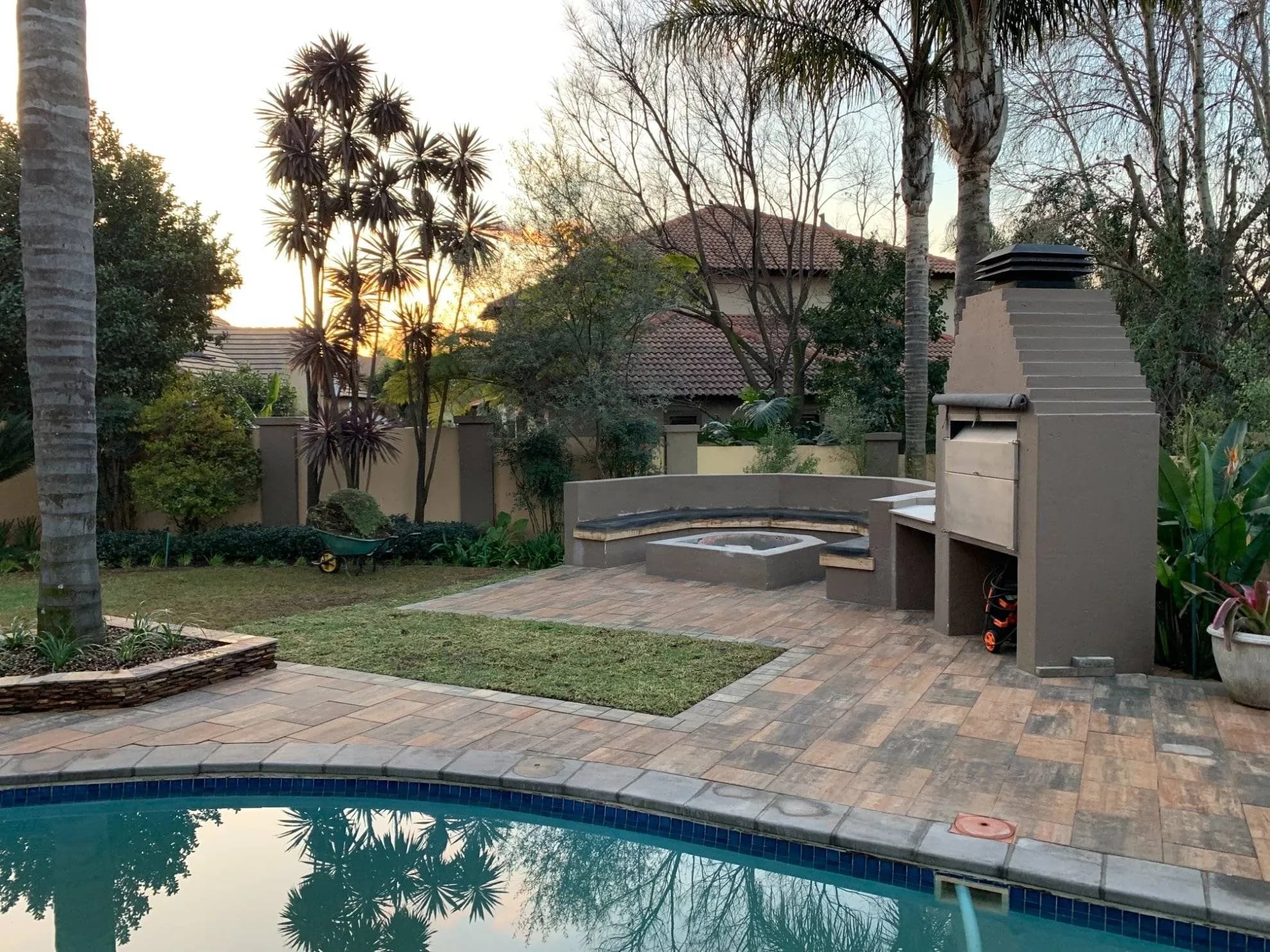 Swimming Pool Landscaping in Pretoria East — photograph 9 of 10