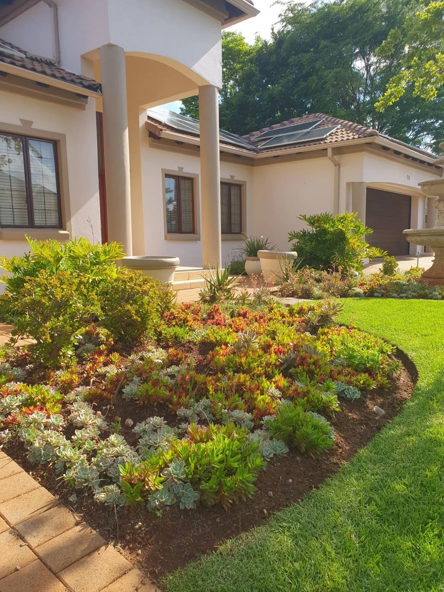 Midstream Estate Garden Service in Midstream — photograph 7 of 8